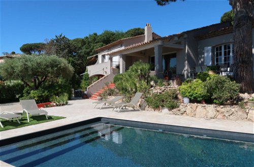 Foto 1 - Casa de 4 quartos em Sainte-Maxime com piscina privada e vistas do mar