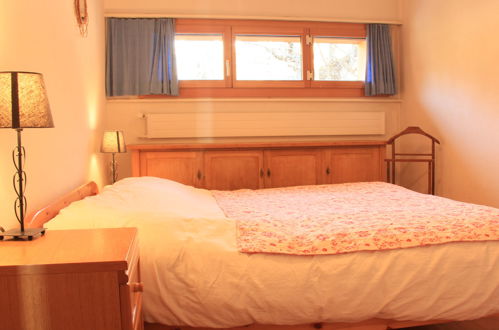Foto 21 - Appartamento con 2 camere da letto a Ollon con vista sulle montagne