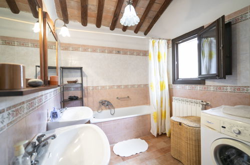 Foto 48 - Casa con 4 camere da letto a San Gimignano con piscina privata e giardino