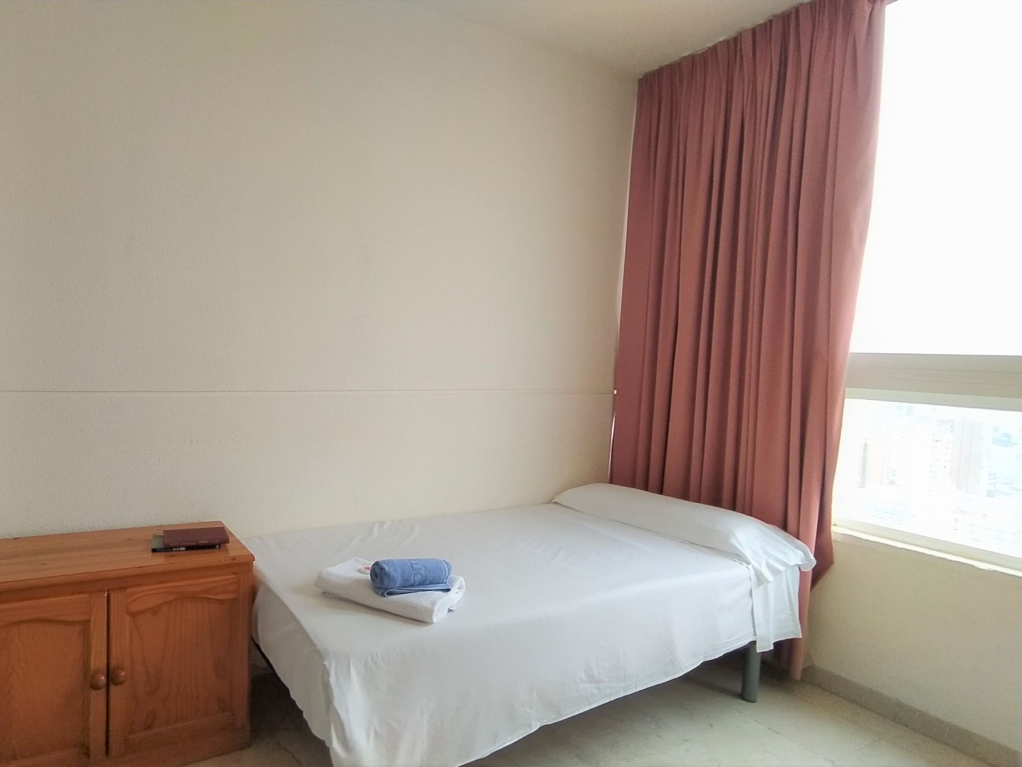 Foto 11 - Apartment mit 1 Schlafzimmer in Benidorm mit schwimmbad und garten