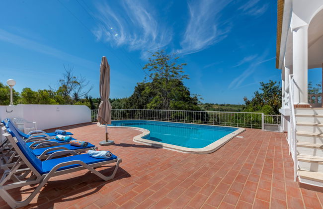 4 bedroom House in Albufeira with private pool and garden - Photo 56