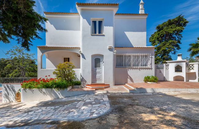 4 bedroom House in Albufeira with private pool and garden - Photo 53