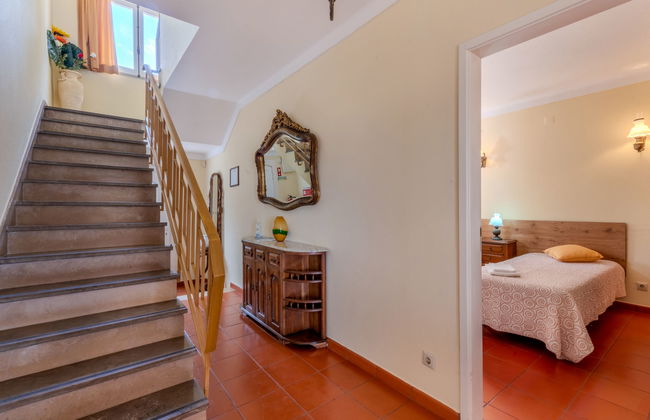 4 bedroom House in Albufeira with private pool and garden - Photo 28