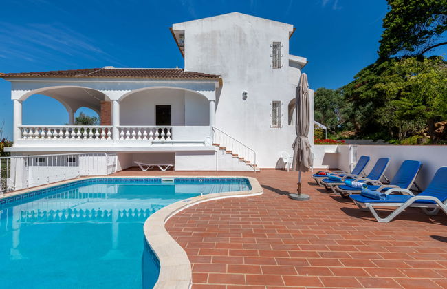 4 bedroom House in Albufeira with private pool and garden - Photo 48