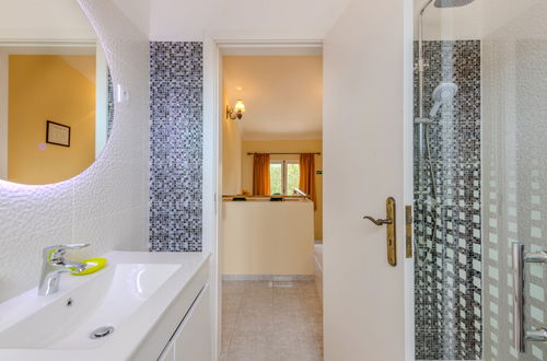 Foto 18 - Casa de 3 quartos em Albufeira com piscina privada e jardim