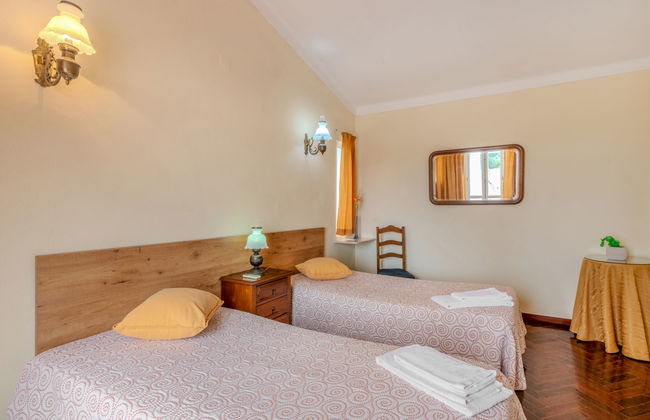 4 bedroom House in Albufeira with private pool and garden - Photo 19