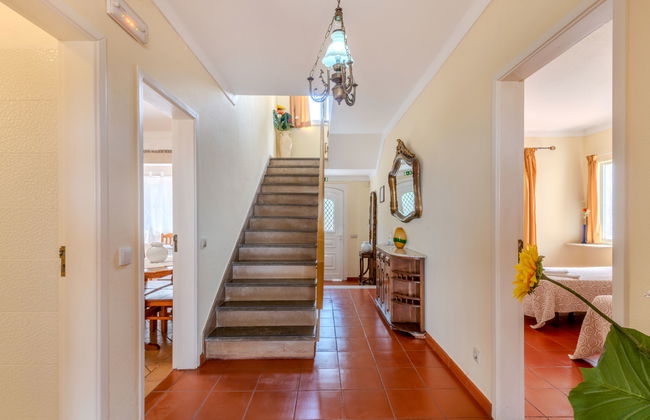 4 bedroom House in Albufeira with private pool and garden - Photo 29