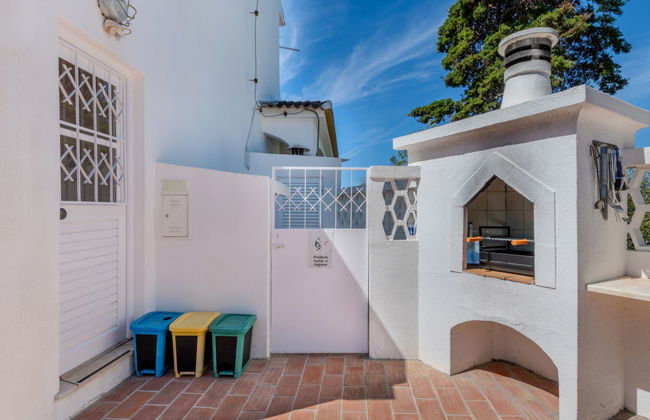 4 bedroom House in Albufeira with private pool and garden - Photo 45