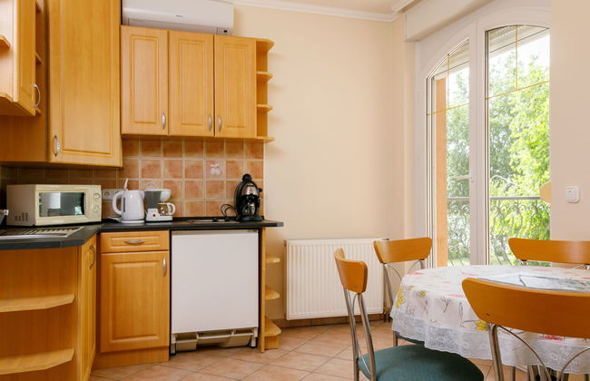 Apartamento de 2 quartos em Balatonlelle com jardim e terraço - Foto 15