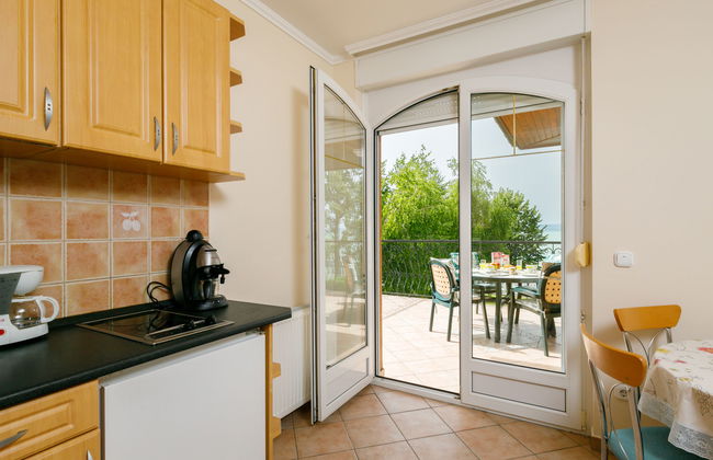 Apartamento de 2 quartos em Balatonlelle com jardim e terraço - Foto 14