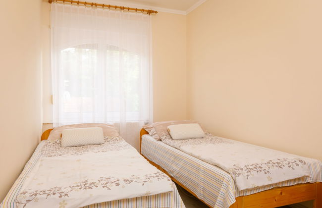Apartamento de 2 quartos em Balatonlelle com jardim e terraço - Foto 9