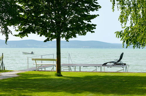 Foto 2 - Appartamento con 2 camere da letto a Balatonlelle con giardino e terrazza