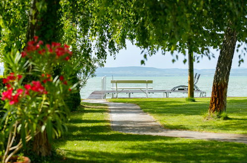 Foto 33 - Appartamento con 2 camere da letto a Balatonlelle con giardino e terrazza