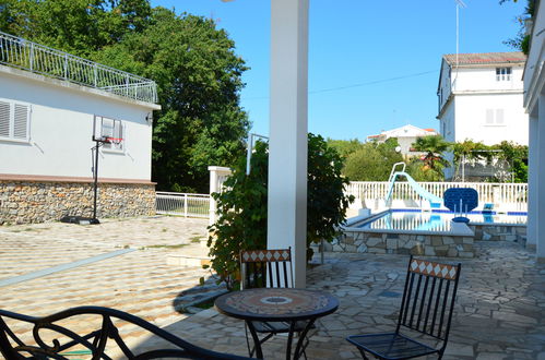 Foto 4 - Apartamento de 3 quartos em Sibenik com piscina e vistas do mar