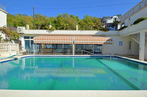 Foto 3 - Apartamento de 3 quartos em Sibenik com piscina e vistas do mar