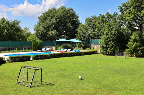 Photo 3 - Maison de 3 chambres à Trilj avec piscine privée et jardin