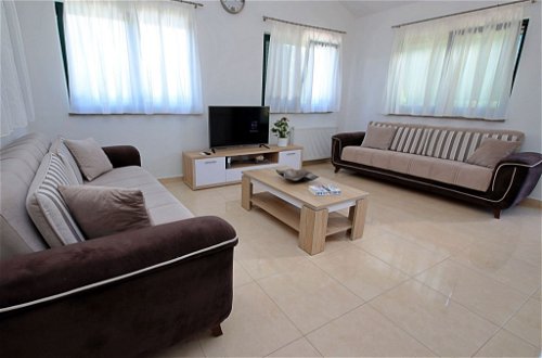 Photo 5 - 3 bedroom House in Trilj with private pool and terrace
