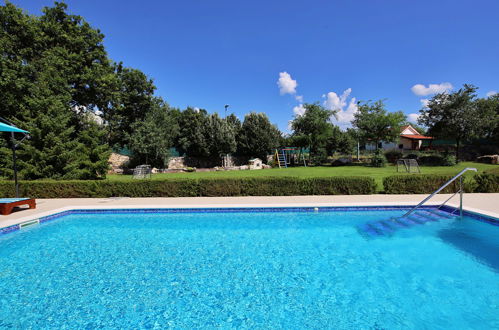 Photo 36 - Maison de 3 chambres à Trilj avec piscine privée et terrasse