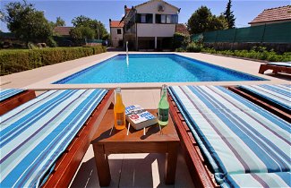 Foto 2 - Casa con 3 camere da letto a Trilj con piscina privata e terrazza