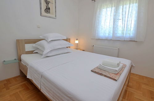 Photo 14 - 3 bedroom House in Trilj with private pool and garden