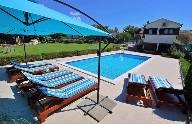Casa de 4 quartos em Trilj com piscina privada e jardim - Foto 27