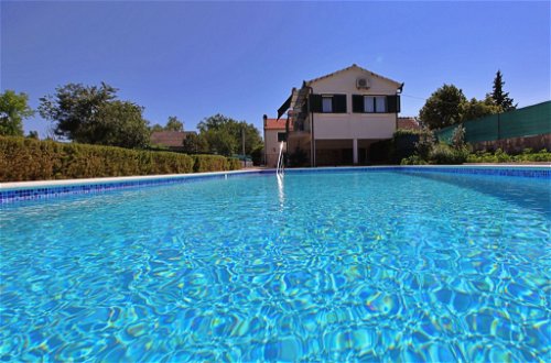 Photo 19 - Maison de 3 chambres à Trilj avec piscine privée et terrasse