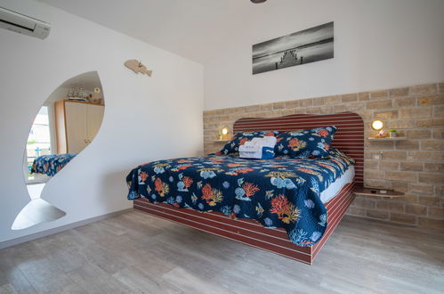 Foto 35 - Casa con 4 camere da letto a Novi Vinodolski con piscina privata e terrazza