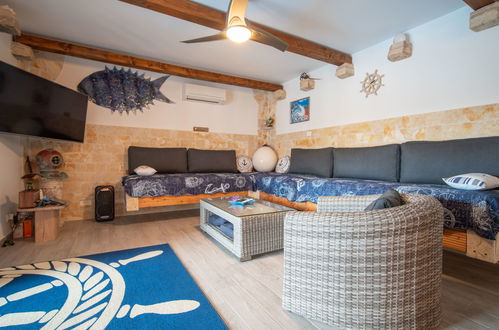 Foto 5 - Casa con 4 camere da letto a Novi Vinodolski con piscina privata e vista mare