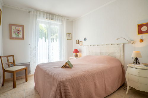 Foto 5 - Apartamento de 1 habitación en Fréjus con piscina y vistas al mar