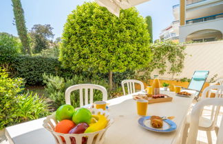 Foto 2 - Appartamento con 1 camera da letto a Fréjus con piscina e vista mare