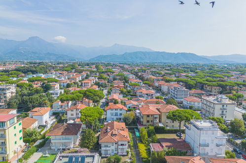 Foto 4 - Apartamento de 2 habitaciones en Camaiore con vistas al mar