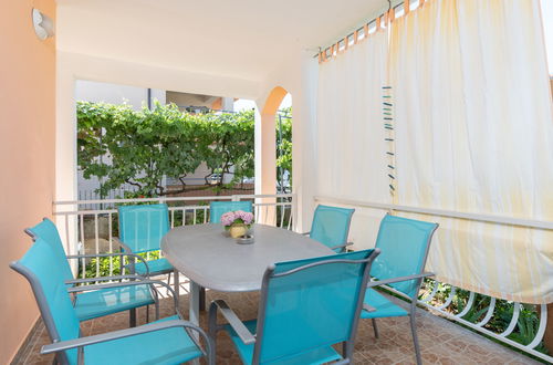 Photo 8 - 4 bedroom Apartment in Biograd na Moru with garden and terrace