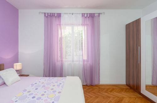 Photo 12 - 4 bedroom Apartment in Biograd na Moru with garden and terrace