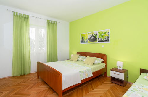 Photo 19 - 4 bedroom Apartment in Biograd na Moru with garden and terrace