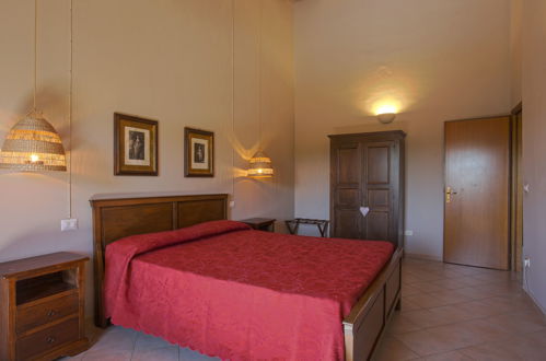 Foto 13 - Appartamento con 2 camere da letto a Casole d'Elsa con piscina e giardino