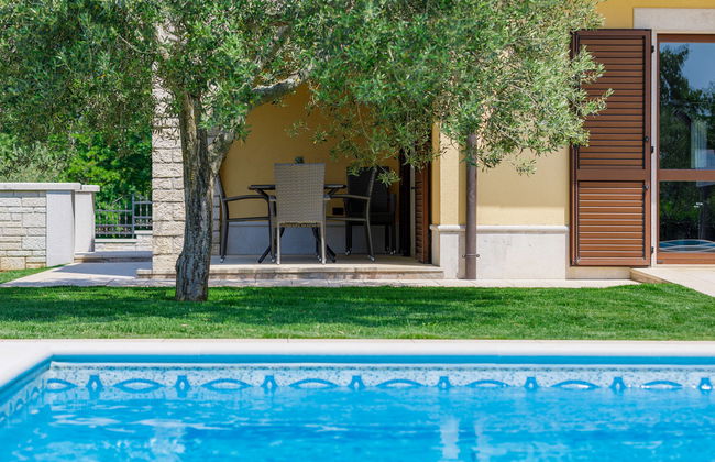 Casa de 5 quartos em Sveti Lovreč com piscina privada e jardim - Foto 14