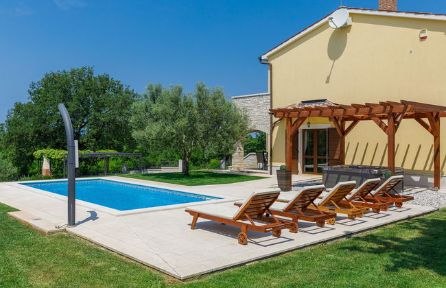 Casa de 5 quartos em Sveti Lovreč com piscina privada e jardim - Foto 43