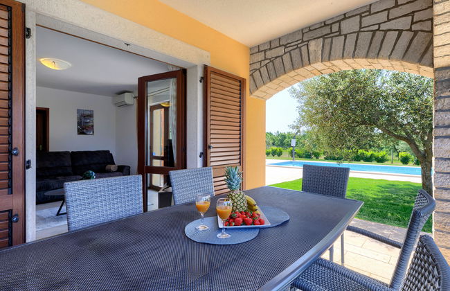 Casa de 5 quartos em Sveti Lovreč com piscina privada e jardim - Foto 11