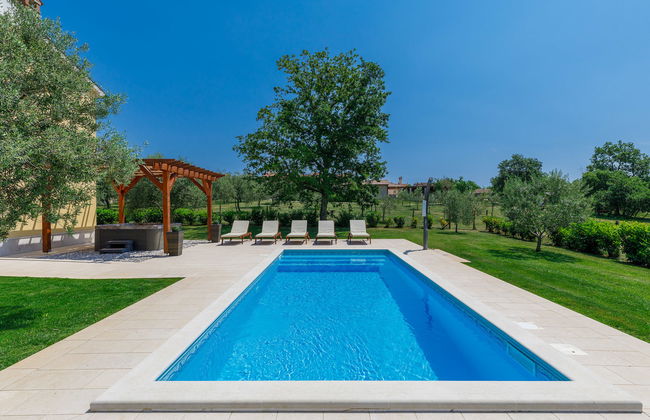 Casa de 5 quartos em Sveti Lovreč com piscina privada e jardim - Foto 20