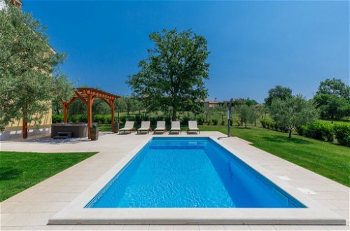 Foto 20 - Casa de 4 habitaciones en Sveti Lovreč con piscina privada y vistas al mar