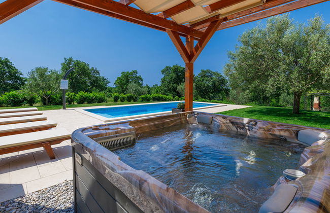 Casa de 5 quartos em Sveti Lovreč com piscina privada e jardim - Foto 2