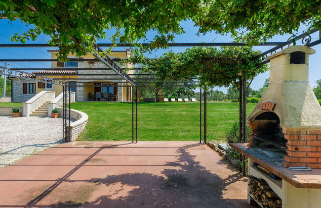 Casa de 5 quartos em Sveti Lovreč com piscina privada e jardim - Foto 12