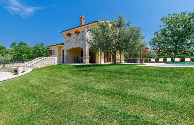 Casa de 5 quartos em Sveti Lovreč com piscina privada e jardim - Foto 39
