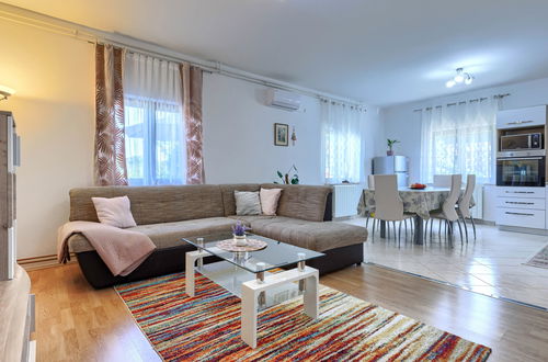 Foto 3 - Apartamento de 1 quarto em Kanfanar com piscina e jardim