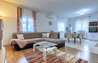 Foto 3 - Apartamento de 1 quarto em Kanfanar com piscina e jardim