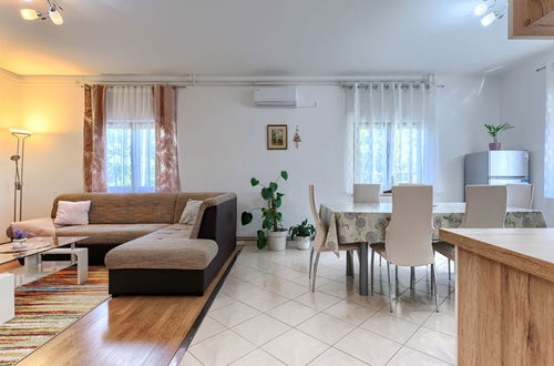 Foto 13 - Apartamento de 1 quarto em Kanfanar com piscina e jardim