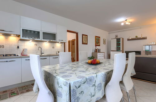 Foto 19 - Apartamento de 1 quarto em Kanfanar com piscina e jardim