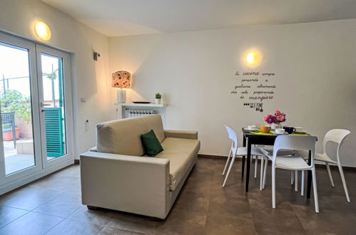 Foto 18 - Apartamento de 1 habitación en Finale Ligure con terraza y vistas al mar