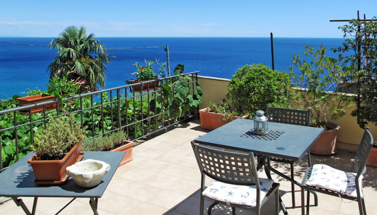 Foto 1 - Apartamento de 1 habitación en Finale Ligure con terraza y vistas al mar