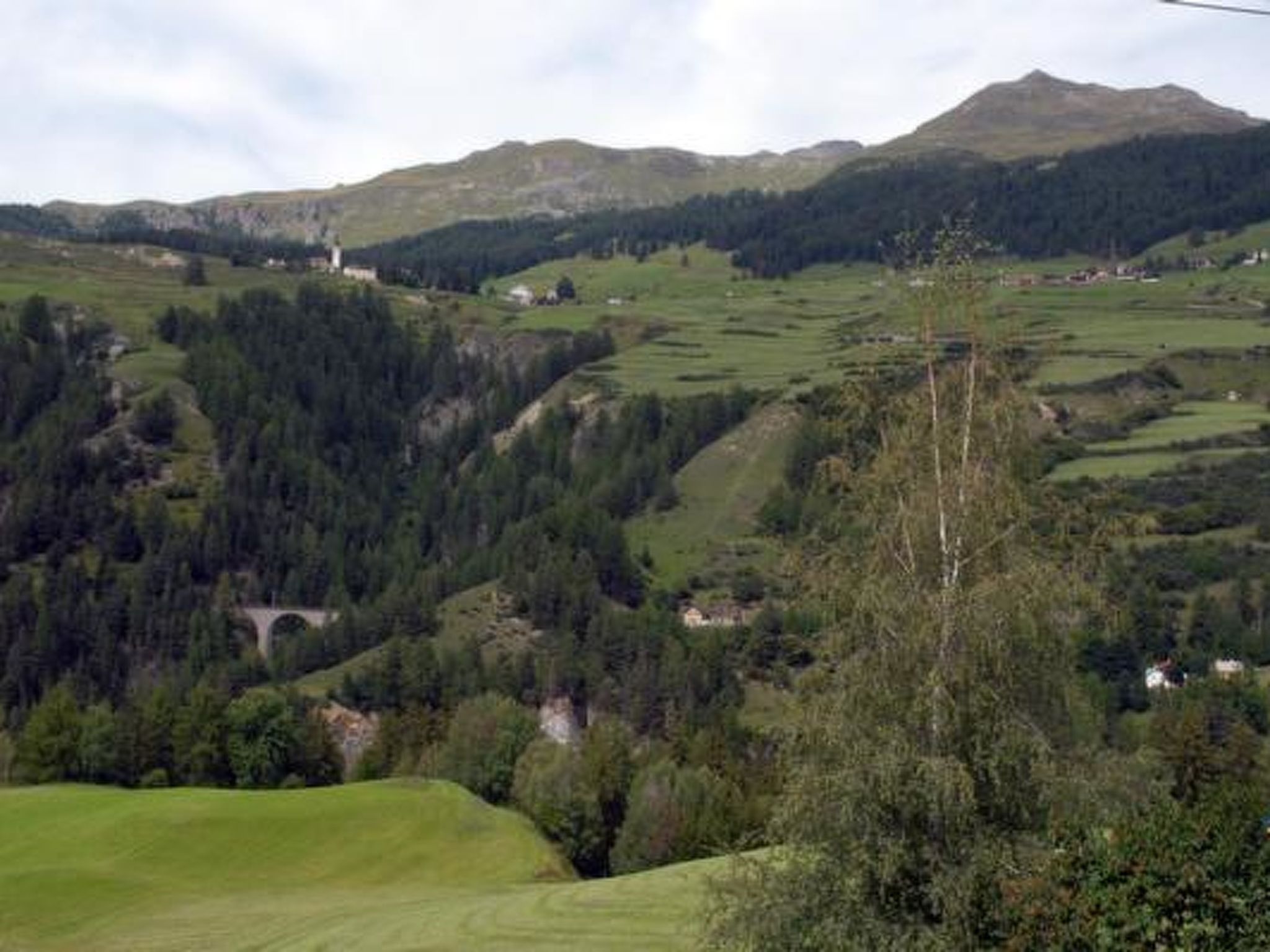 Foto 15 - Appartamento con 3 camere da letto a Scuol con vista sulle montagne